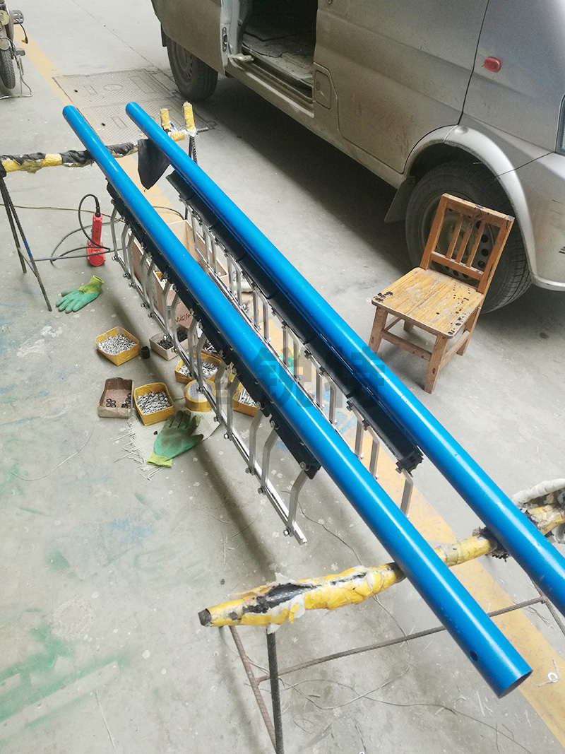 彈簧式可調節(jié)合金清掃器 彈簧式可調節(jié)合金清掃器